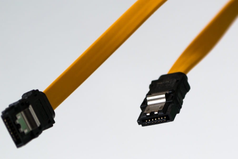 Diferentes tipos de conectores SATA y su utilidad